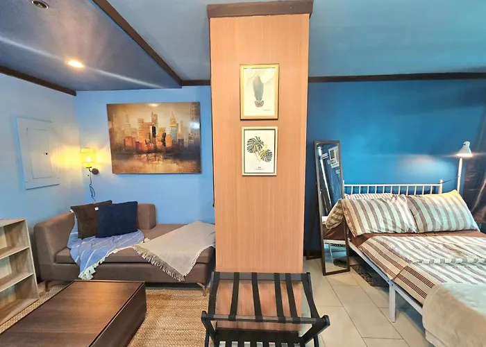 Cozy Modern In Makati