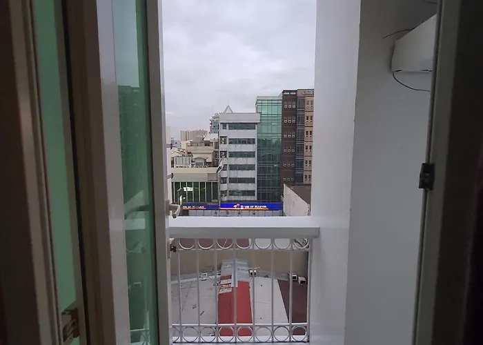 Cozy Modern In Makati Manila